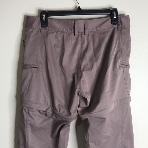 Under Armour ladies Convertible Hiking  outdoors  Fishing Pants size 10 - Picture 8 of 10